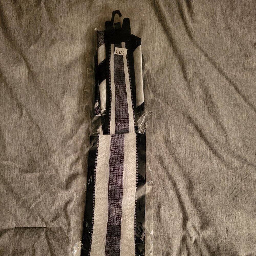 Tie and handkerchief set